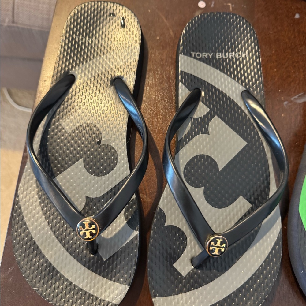 Tory Burch Flip Flops Set lot size 6 - Black navy blue Green platform & flat - Picture 8 of 11
